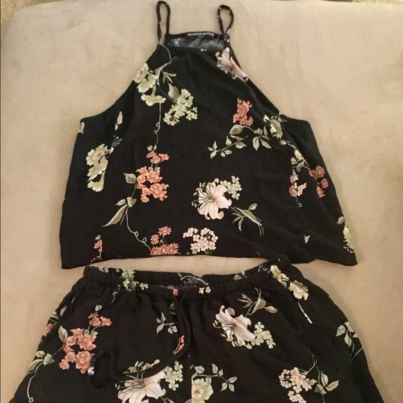 Rare Brandy Melville Floral Set - Picture 2 of 7